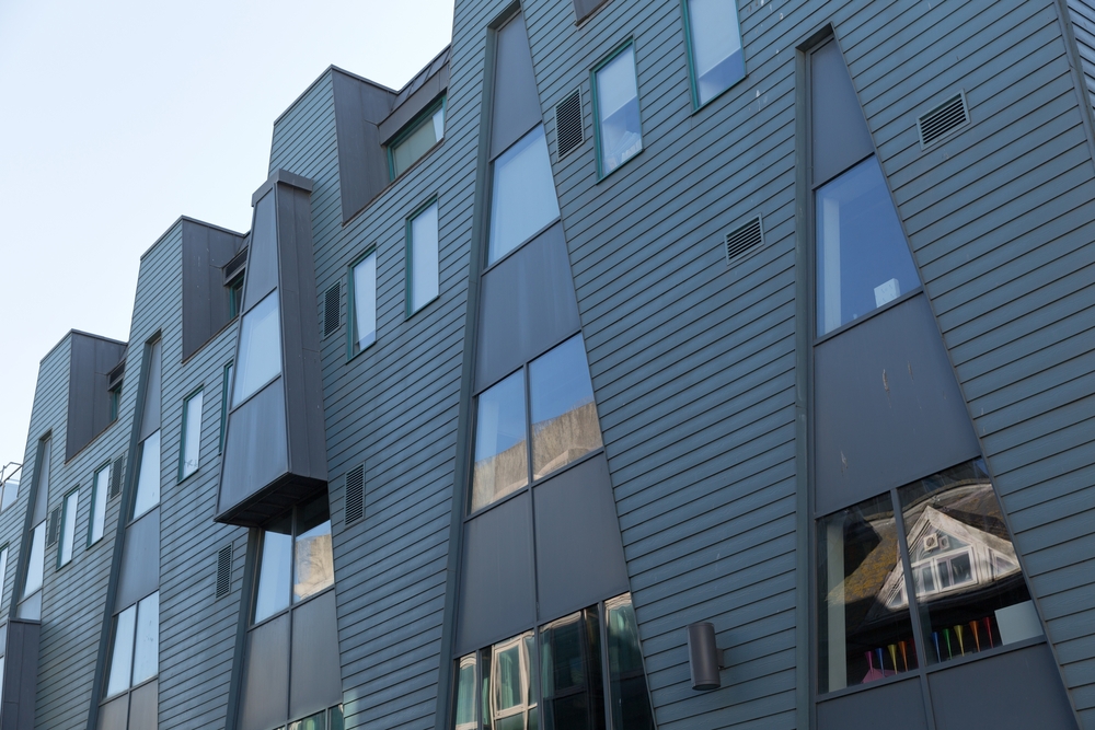 zwart gebouw